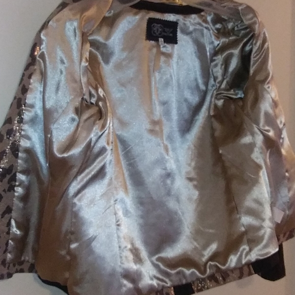 Jacket - Picture 7 of 7